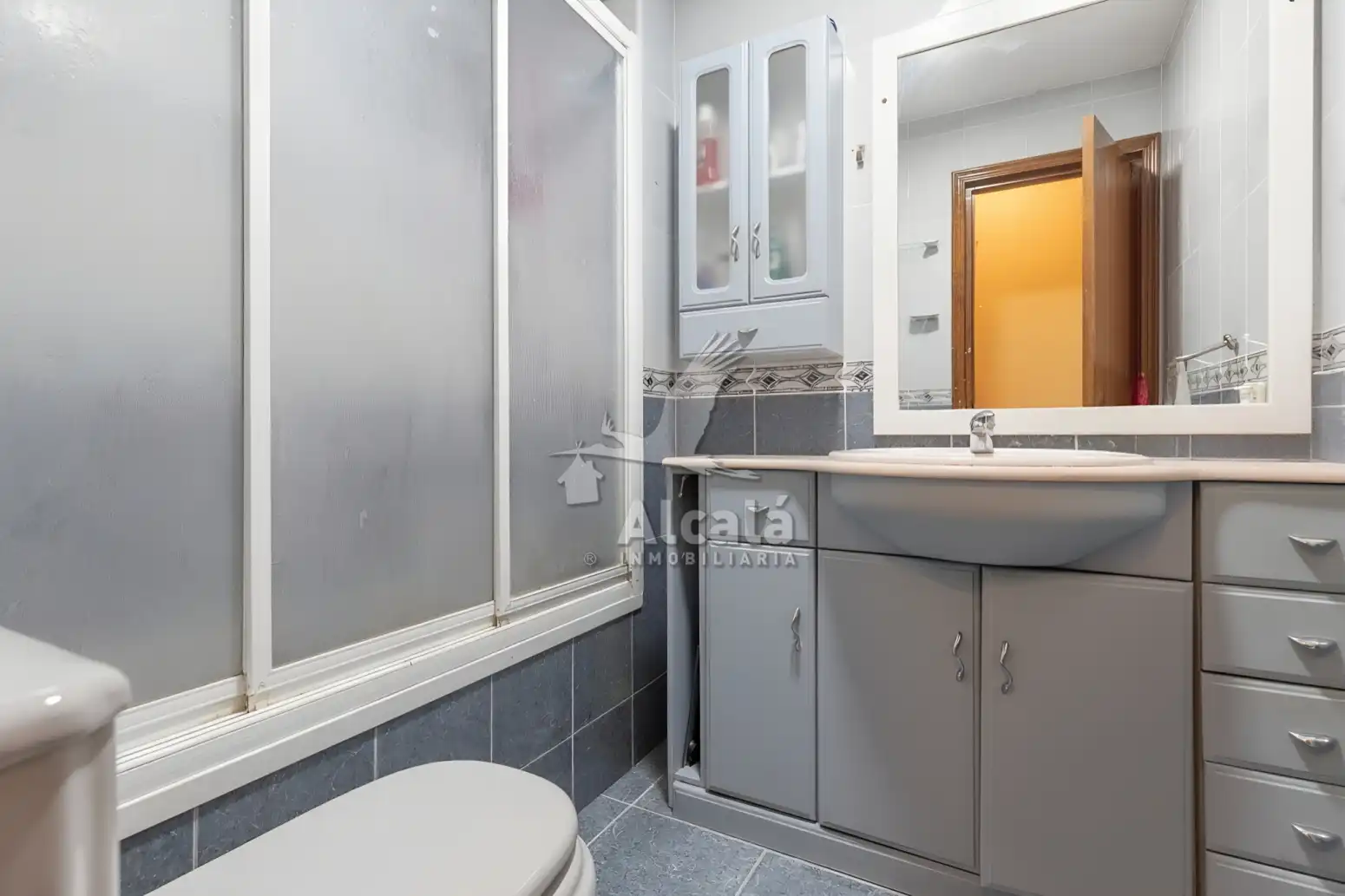 Badezimmer von Wohnung zum Verkauf in Ocaña mit Heizung, Privatgarten und Terrasse