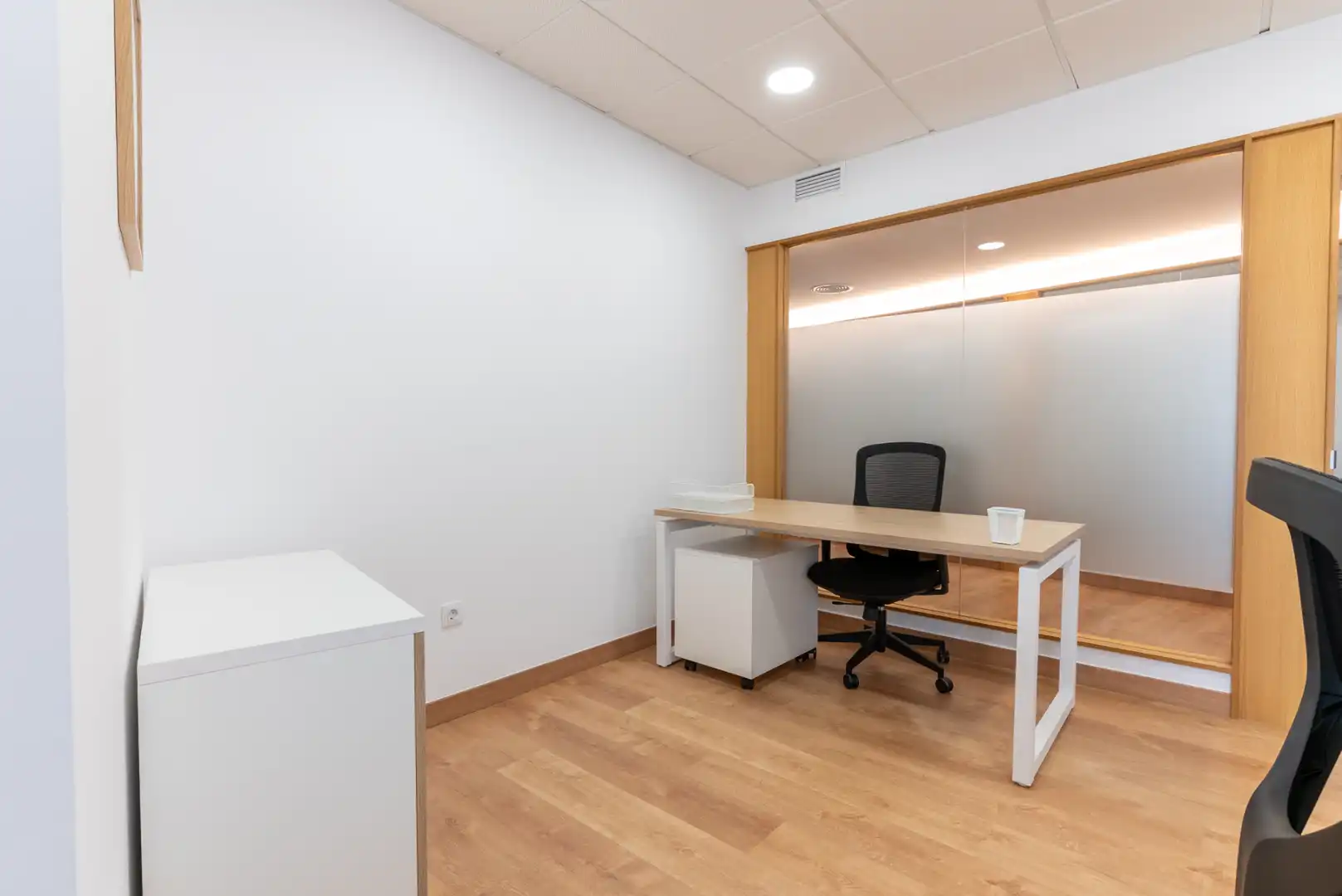 Büro zur Miete in Málaga mit Klimaanlage, Heizung und Möbliert