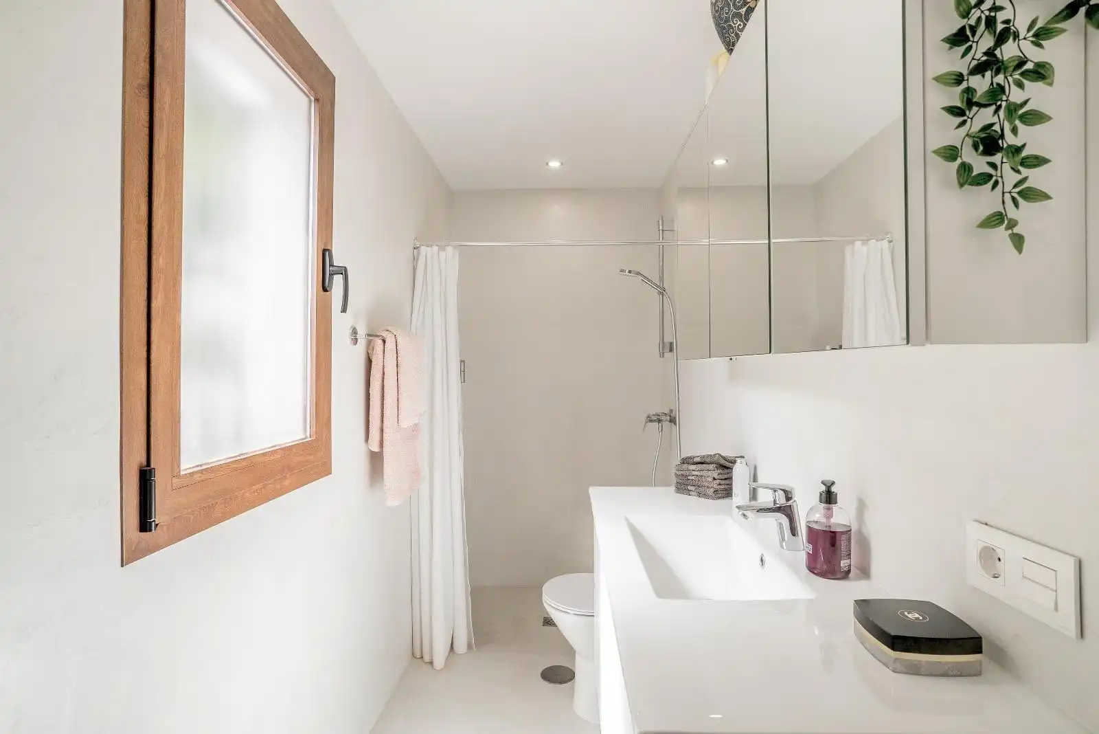 Apartament amb piscina en venda a Benahavís pueblo, imagen 9