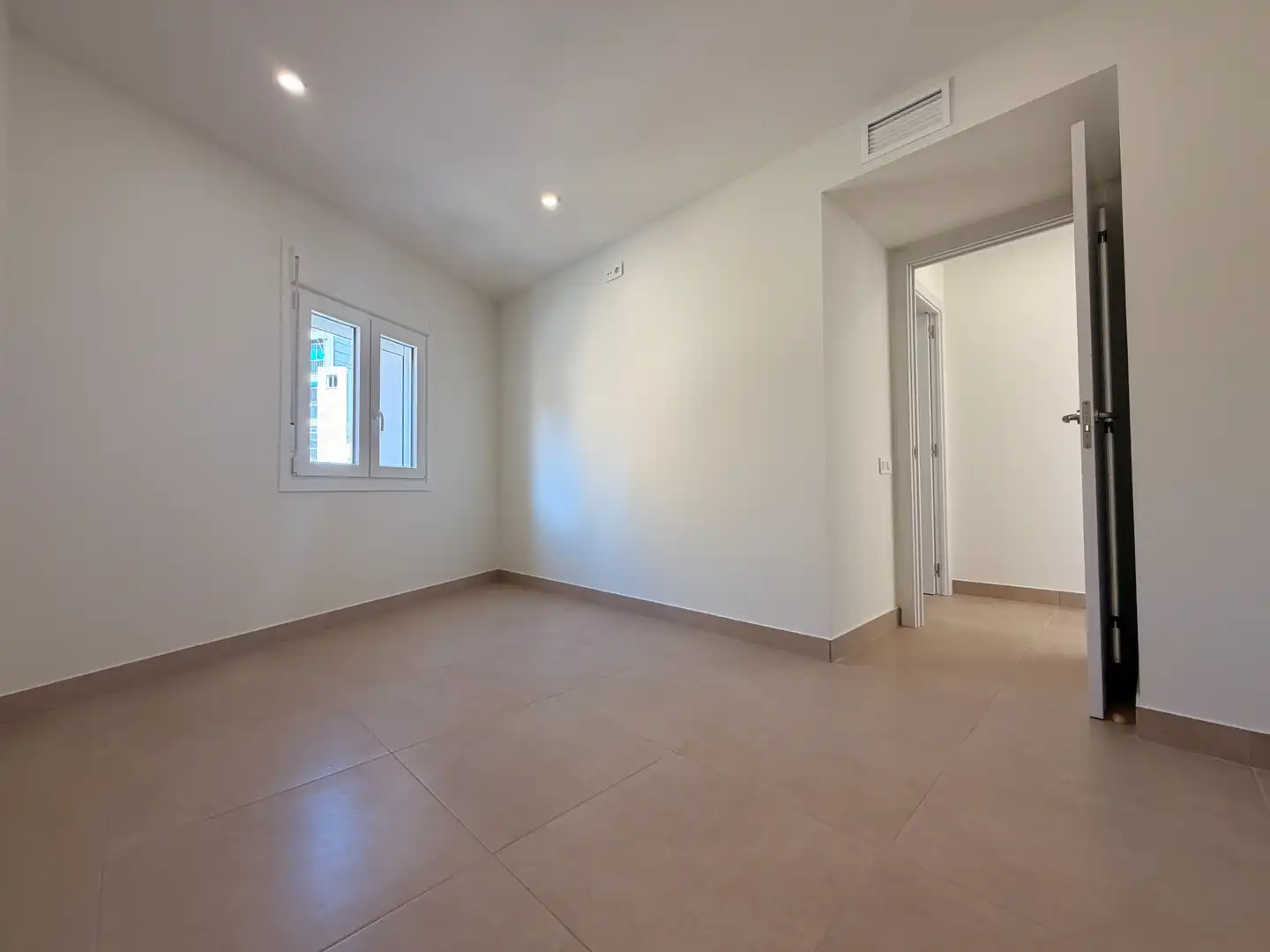 Dúplex en venta en Terrassa con Aire acondicionado, Calefacción y Terraza