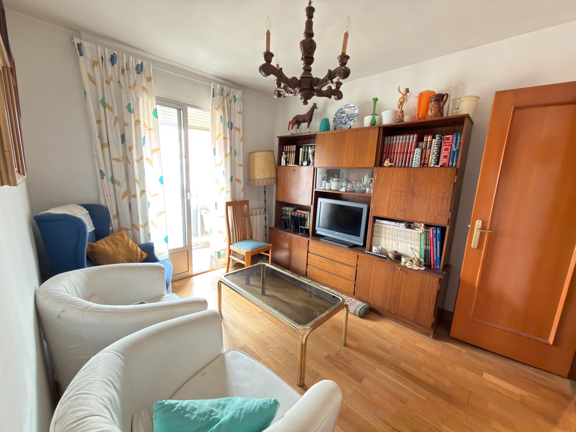 Living room of Flat for sale in Valladolid Capital  with Heating, Furnished and Balcony
