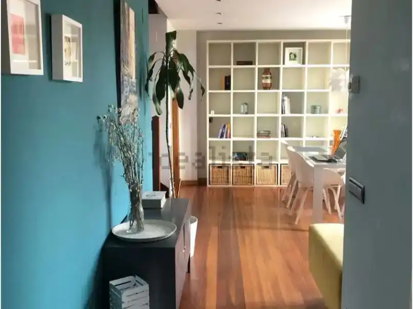 Sala d'estar de Dúplex de lloguer en Gijón  amb Jardí privat, Parquet i Traster