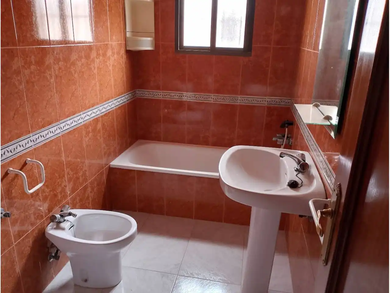 Baño de Piso en venta en La Solana   con Calefacción, Parquet y Terraza