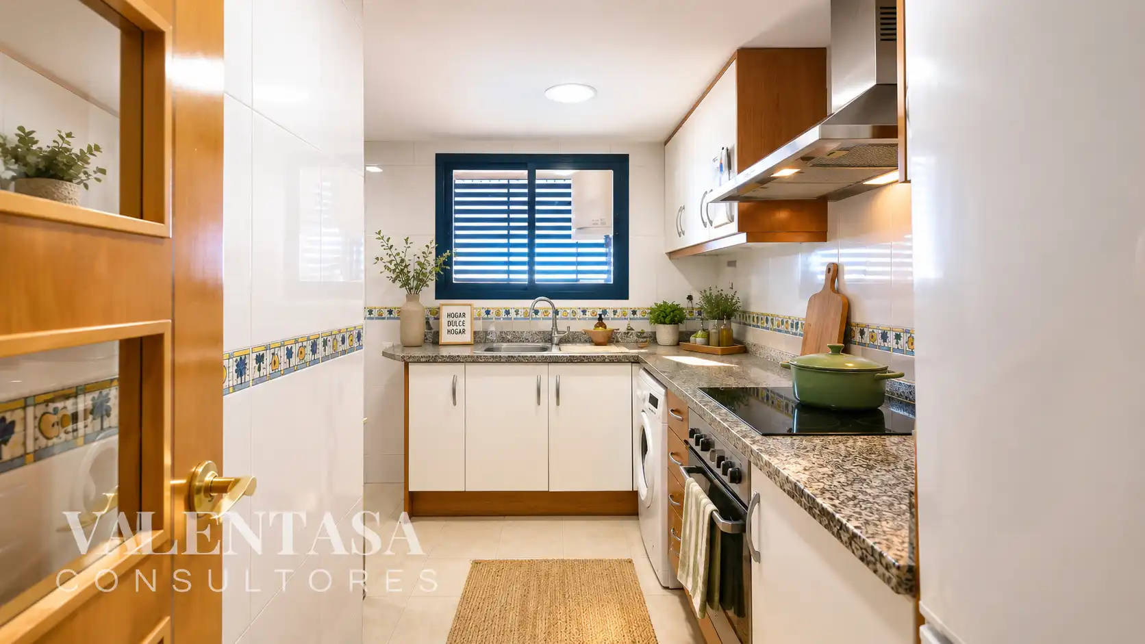 Kitchen of Flat for sale in Valencia  with Furnished and Community pool