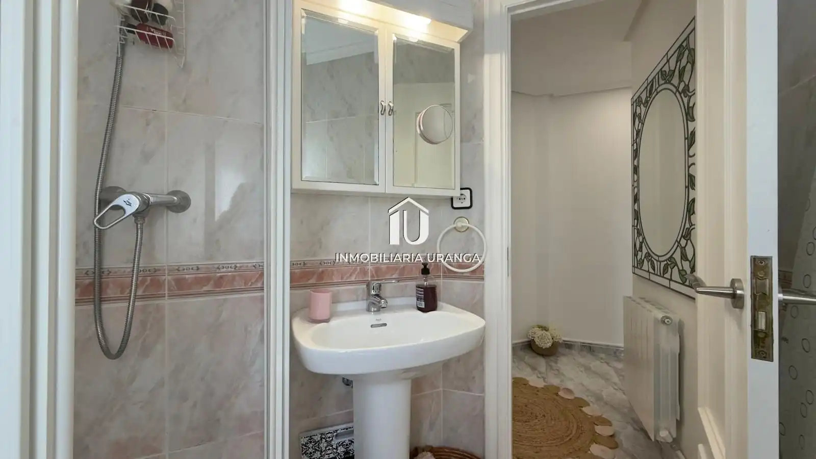 Badezimmer von Wohnung zum Verkauf in Laredo mit Heizung, Terrasse und Möbliert