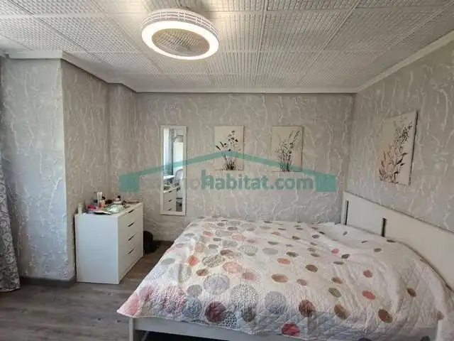 Flat for sale in Avenida de la Paz, imagen 2