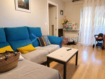 Piso con balcón en venta en Calle del Mirlo
