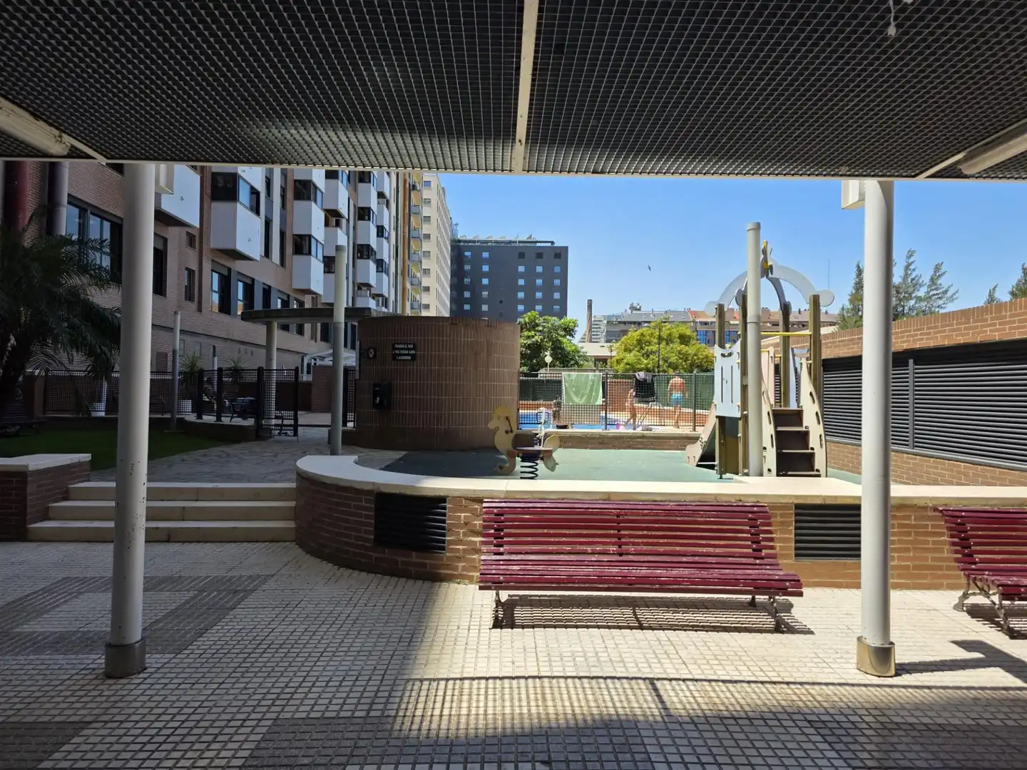 Terrasse von Wohnung zum Verkauf in Valencia mit Klimaanlage, Privatgarten und Terrasse
