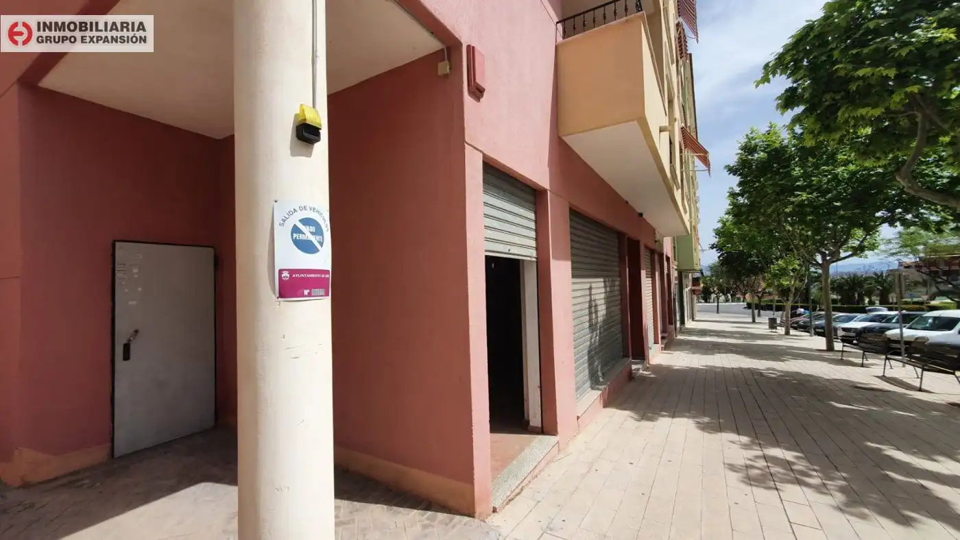 Vista exterior de Local en venta en Aspe