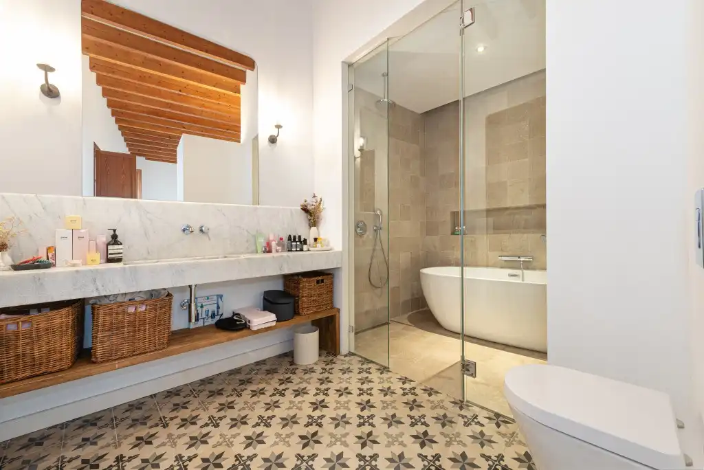 Badezimmer von Country house zur Miete in Pollença mit Klimaanlage, Heizung und Privatgarten