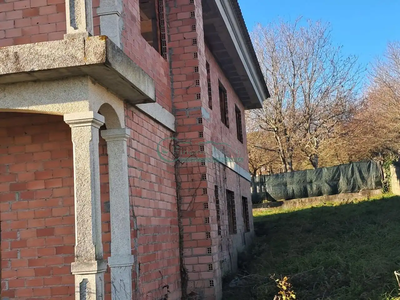 Vista exterior de Casa o xalet en venda en Redondela amb Calefacció, Jardí privat i Terrassa