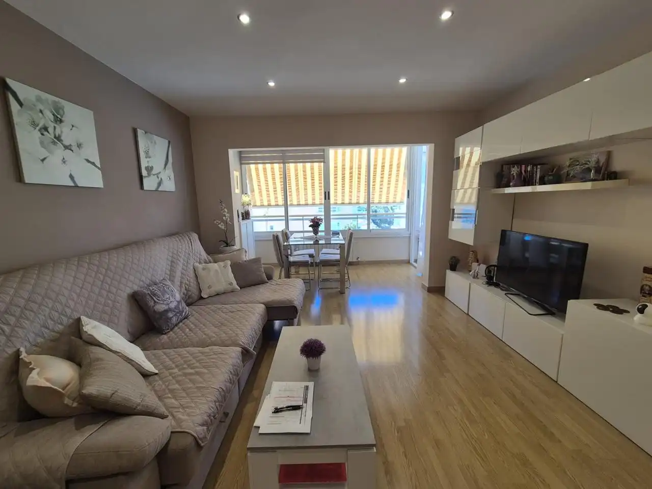 Sala d'estar de Pis en venda en Alicante / Alacant amb Aire condicionat i Terrassa