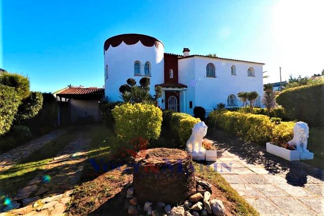 Casa-chalet en Venta en Empúries A en Carmençó