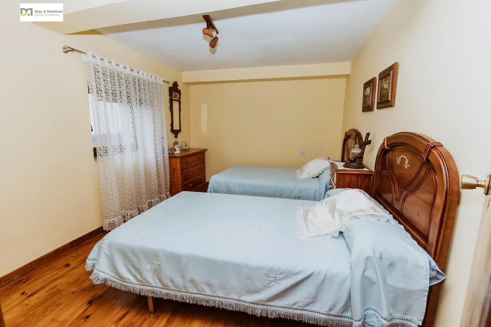 Bedroom of Houses for sale in Cacabelos  with Parquet flooring