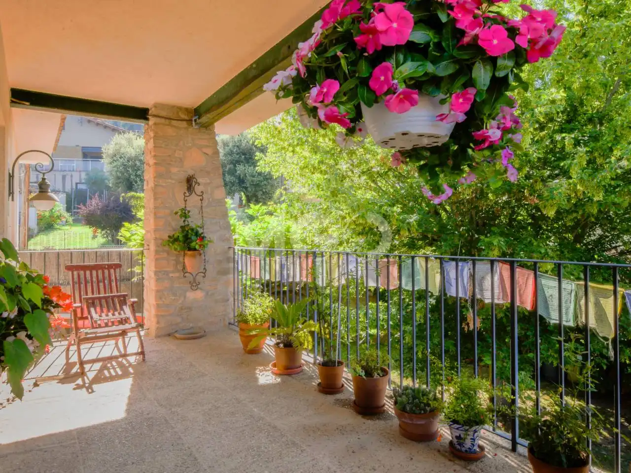 Terrassa de Casa o xalet en venda en Tavèrnoles amb Calefacció, Jardí privat i Parquet