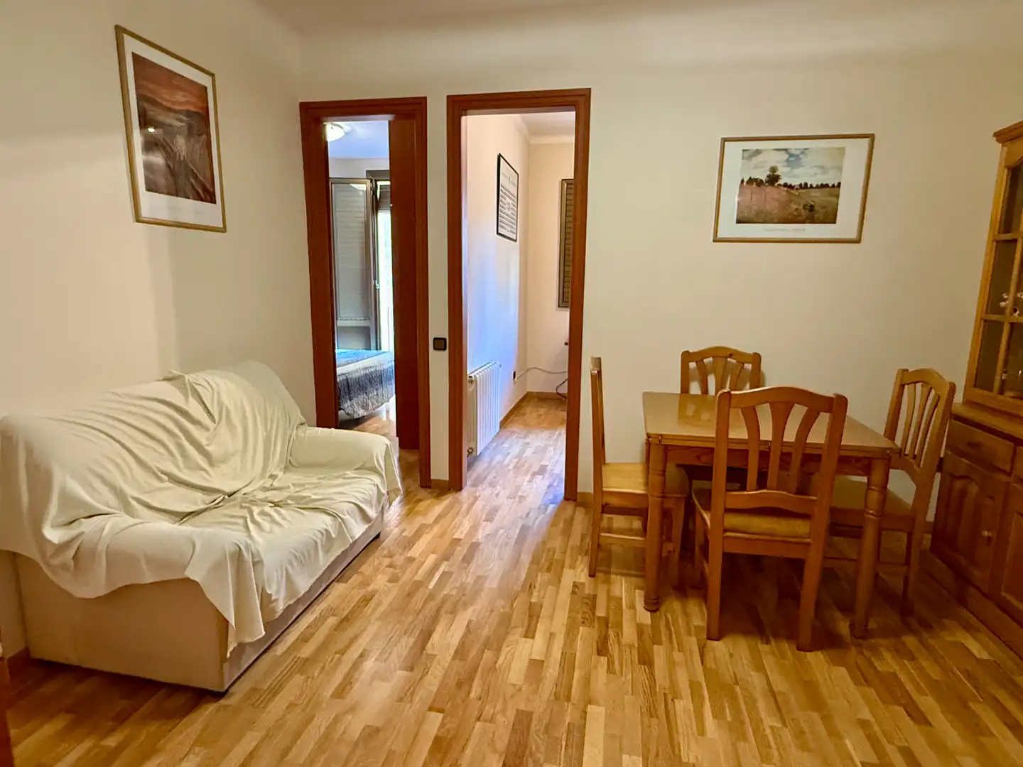 Living room of Flat for sale in Barcelona  with Heating, Parquet flooring and Furnished
