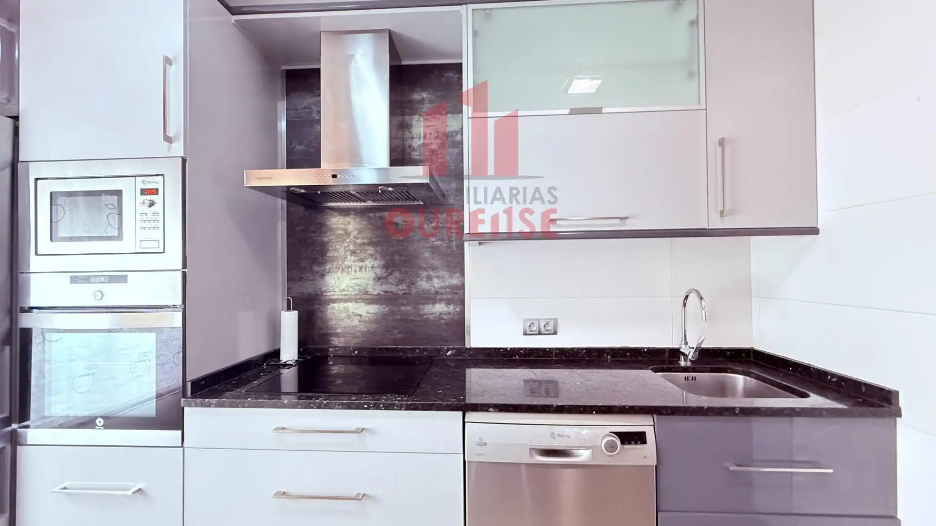 Kitchen of Flat for rent in Ourense Capital   with Heating and Furnished