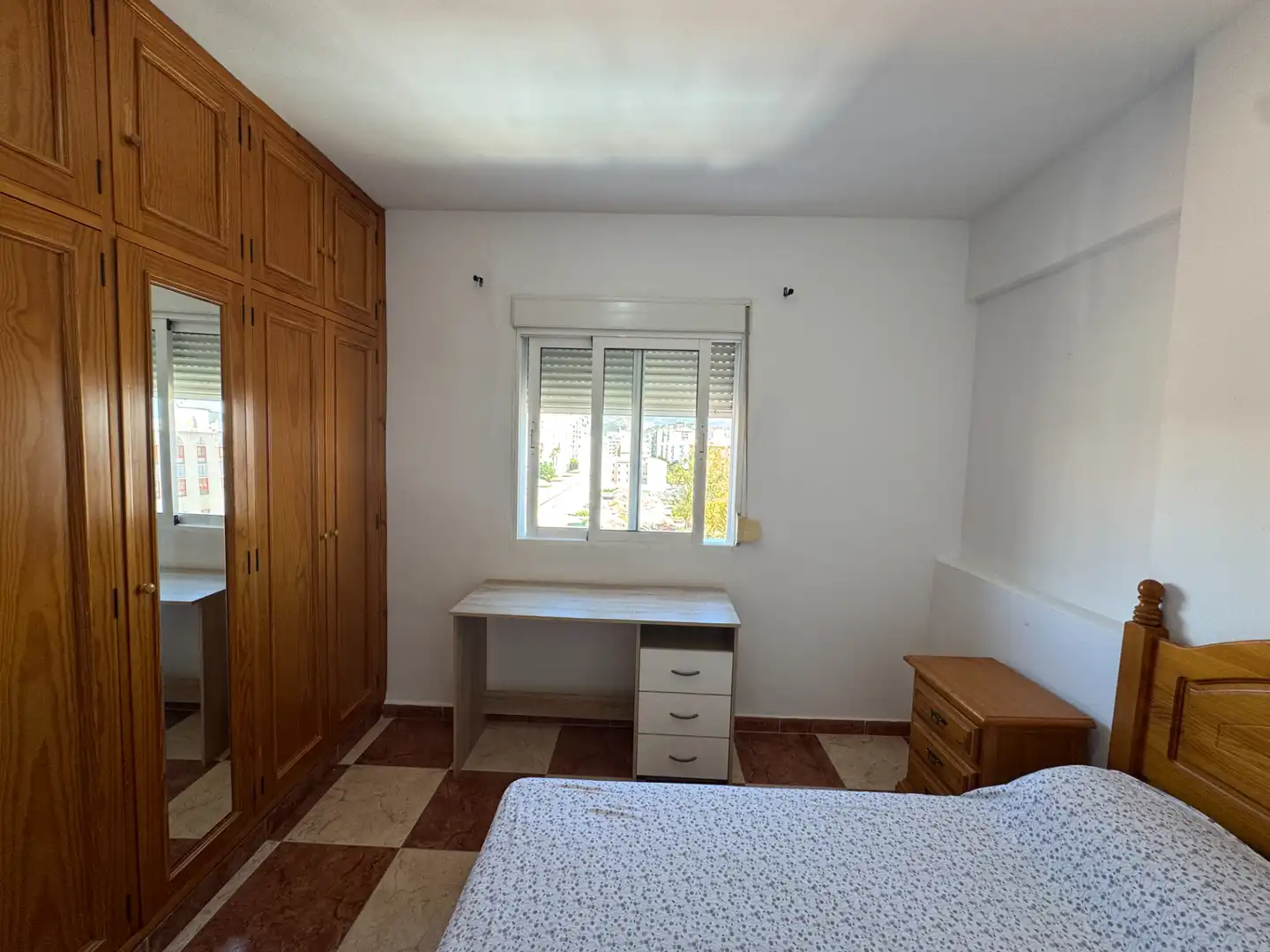 Habitación en Calle Maestro Chapí, Parque Ayala - Jardín de la Abadía - Huelín