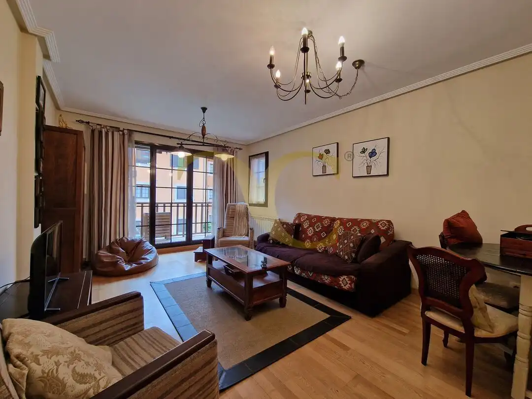 Sala de estar de Piso en venta en Llanes con Calefacción, Terraza y Amueblado