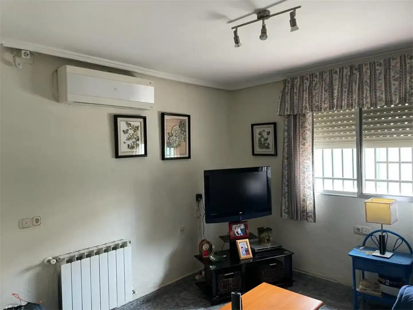 Sala d'estar de Casa o xalet en venda en Pedralba amb Aire condicionat