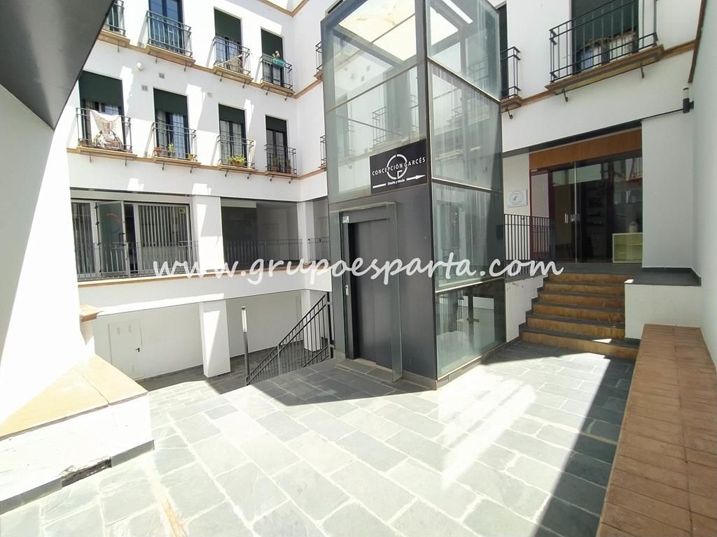 Premises for sale in Plaza Virgen de los Reyes, Sanlúcar la Mayor