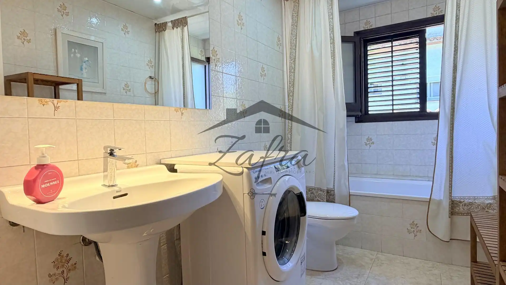 Casa con jardín en venta en Carrer Carrer Canigó, imagen 18