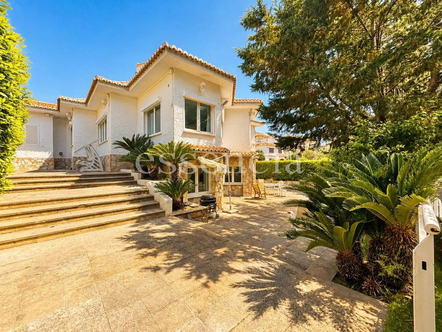 Exterior view of Houses for sale in Gandia  with Terrace, Swimming Pool and Balcony