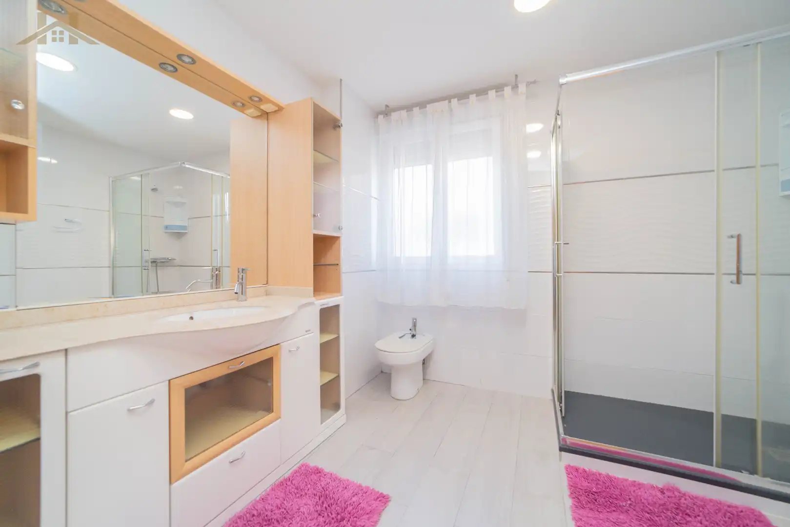 Bathroom of Flat for sale in Leganés  with Heating, Parquet flooring and Furnished