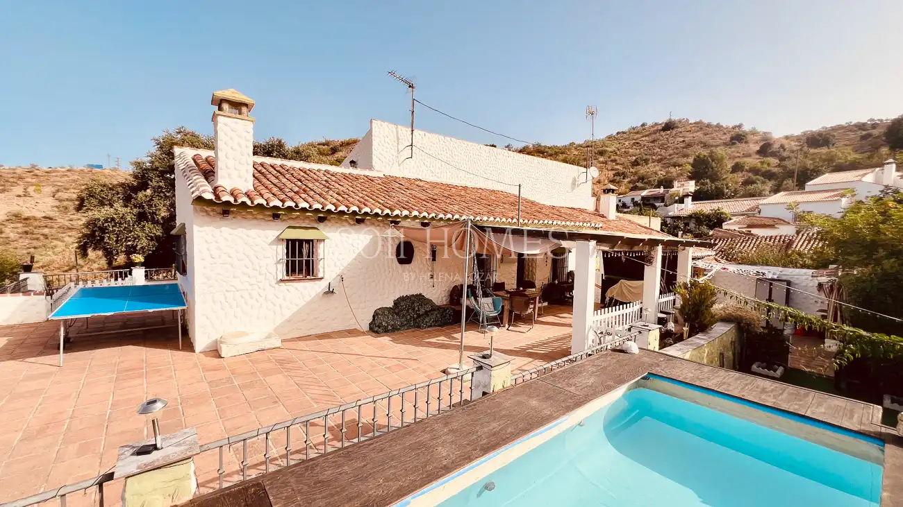 Vista exterior de Finca rústica en venda en Almogía amb Jardí privat, Terrassa i Piscina