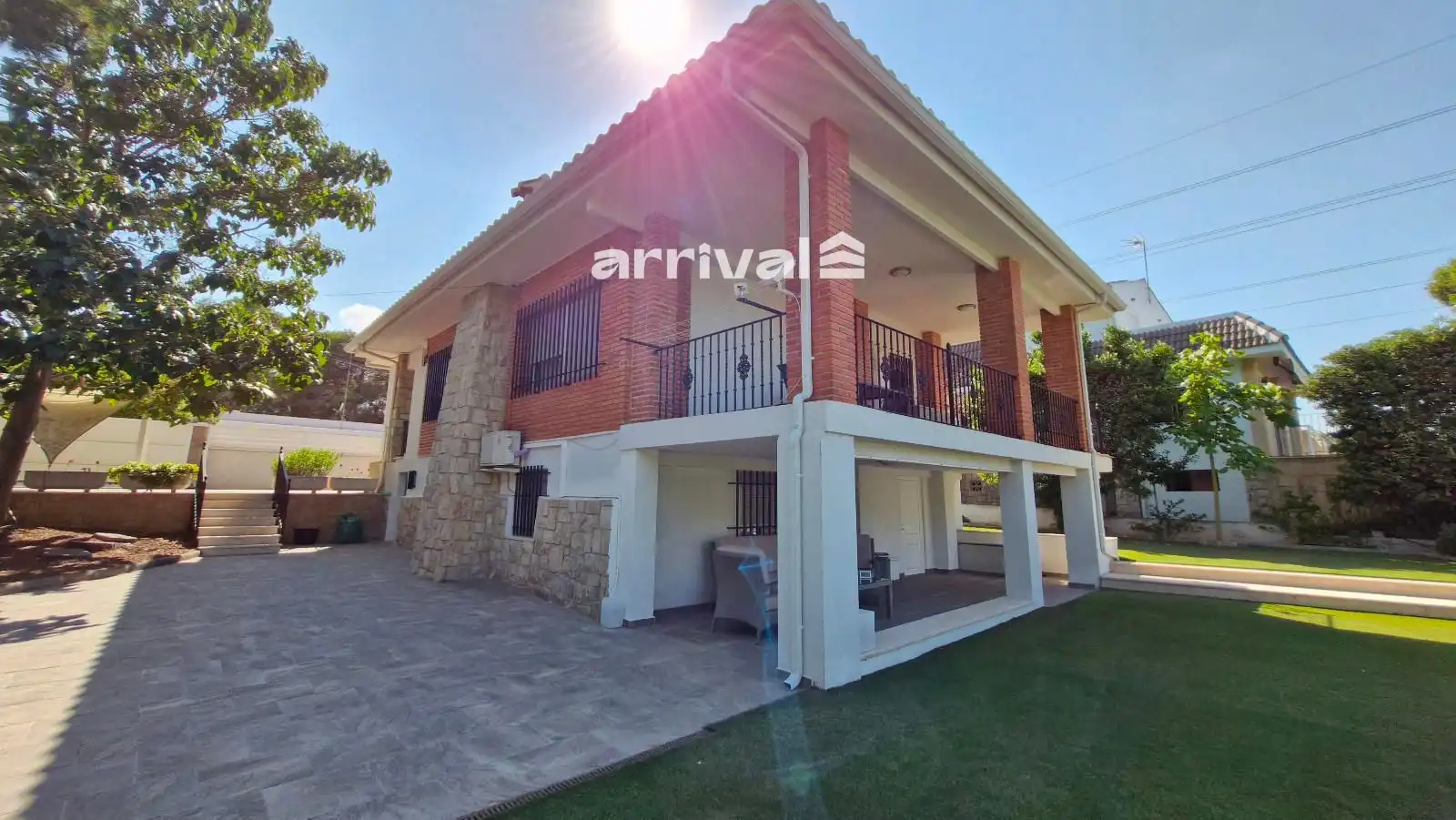 Vista exterior de Casa o chalet en venta en Paterna con Aire acondicionado, Jardín privado y Terraza