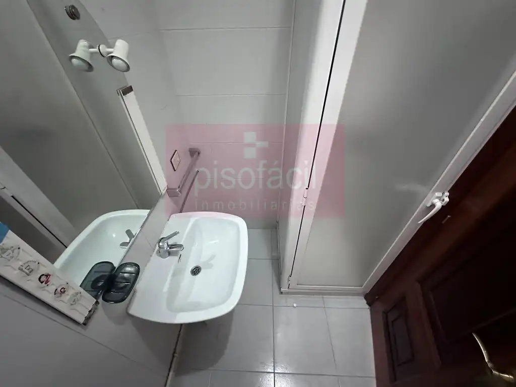 Bany de Edifici en venda en Lugo
