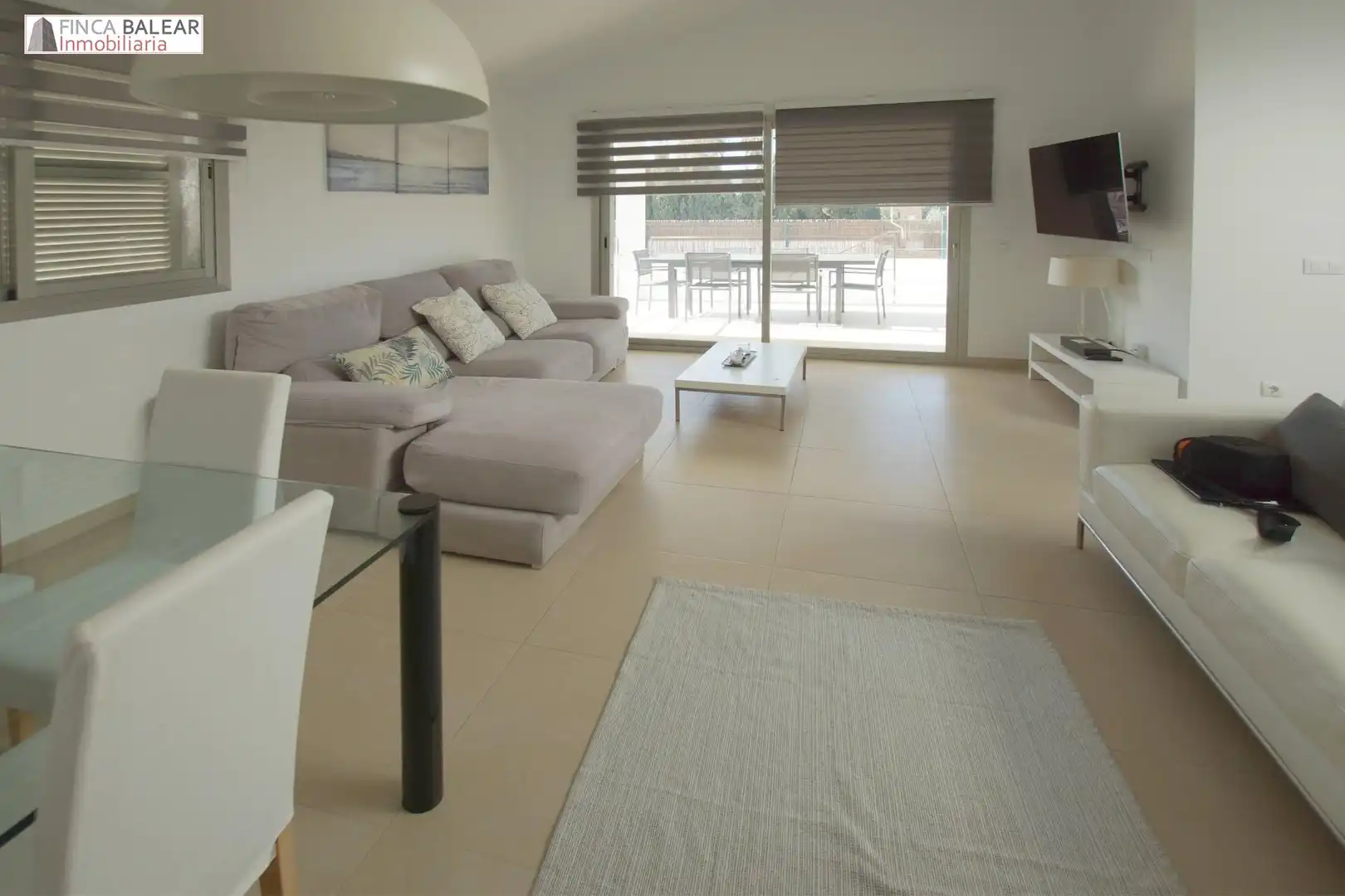 Sala d'estar de Casa o xalet en venda en Alcúdia amb Aire condicionat, Jardí privat i Piscina