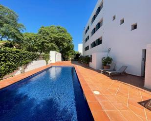 Swimming pool of Flat to rent in Sitges  with Air Conditioner, Terrace and Swimming Pool