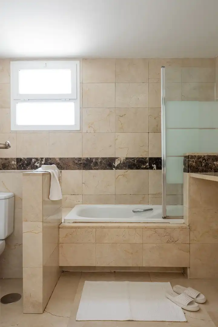 Apartment mit Aufzug zum Verkauf in Calahonda, imagen 18