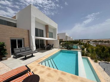 Villa con piscina in vendita a Algorfa