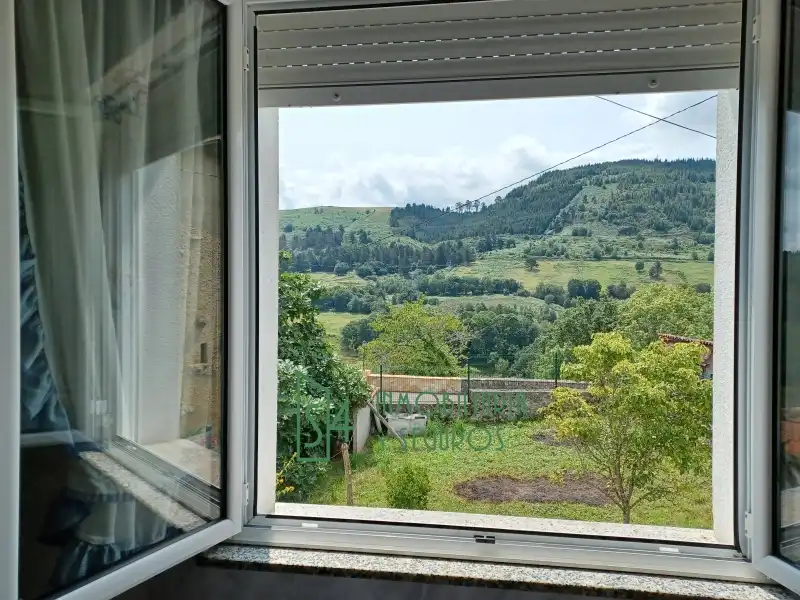 Außenansicht von Einfamilien-Reihenhaus zum Verkauf in Oviedo  mit Privatgarten, Möbliert und Ofen