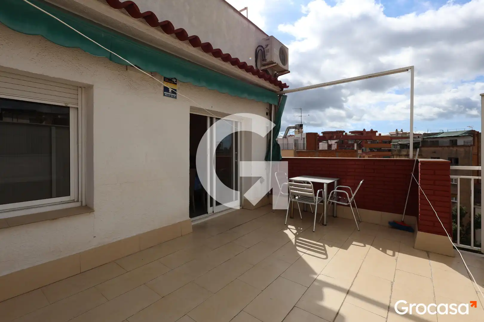 Terrassa de Àtic en venda en L'Hospitalet de Llobregat amb Aire condicionat, Terrassa i Forn