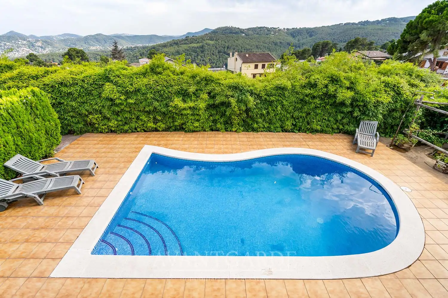 Piscina de Casa o xalet en venda en Pallejà amb Aire condicionat, Calefacció i Jardí privat