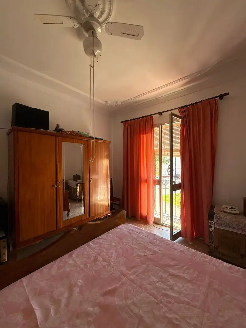 Habitación de Casa adosada en venta en Carmona con Aire acondicionado, Terraza y Amueblado