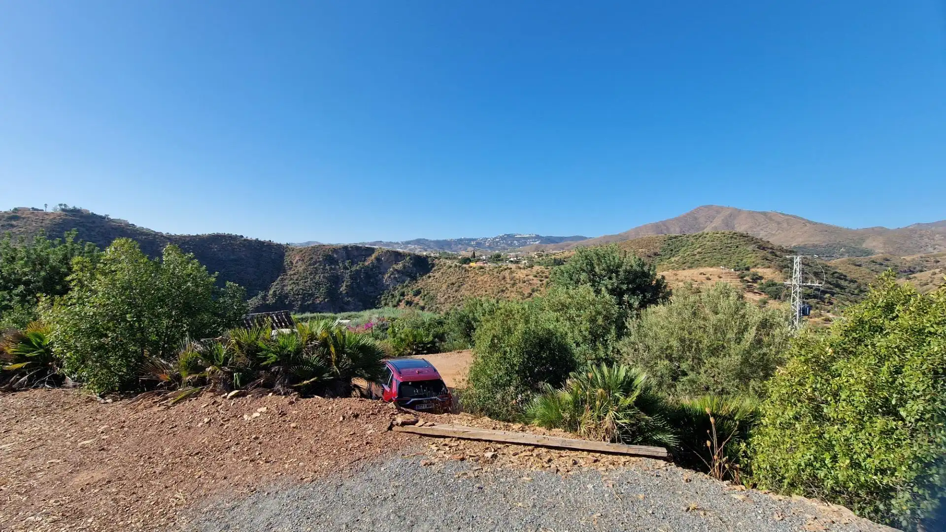 Vista exterior de Finca rústica en venda en Mijas amb Jardí privat i Alarma