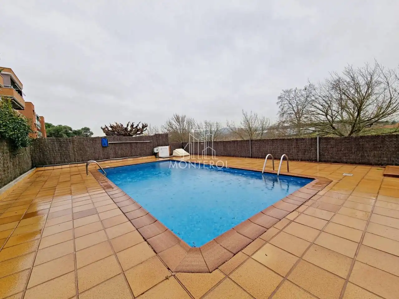 Piscina de Piso en venta en Cerdanyola del Vallès con Aire acondicionado, Calefacción y Parquet
