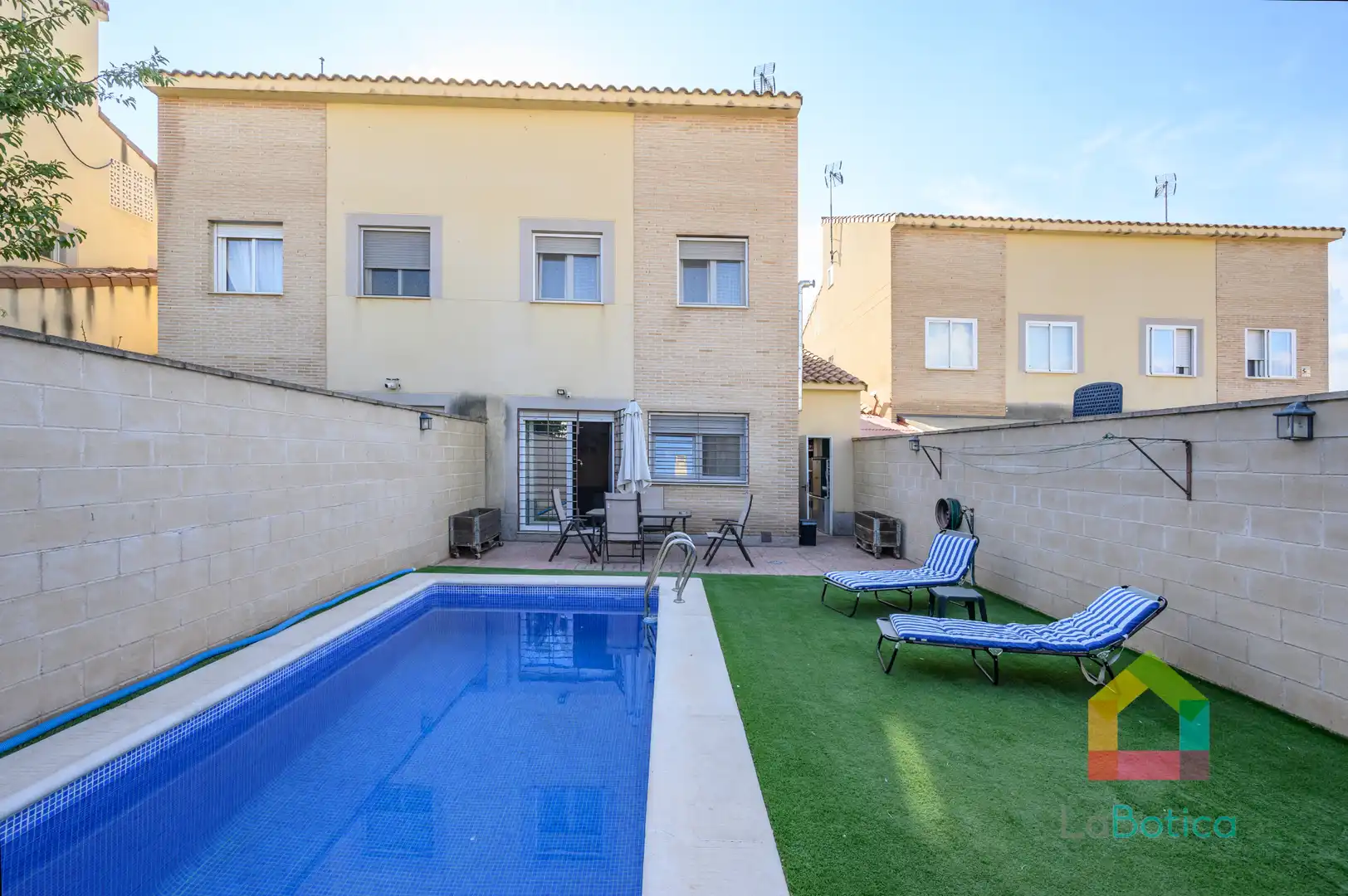 Semi-detached house with pool for sale in Magán, imagen 3
