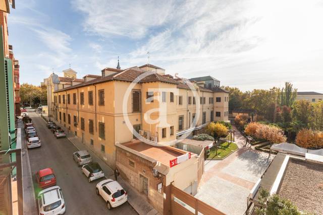 Piso en Alquiler en Calle de San Bernabé en Palacio