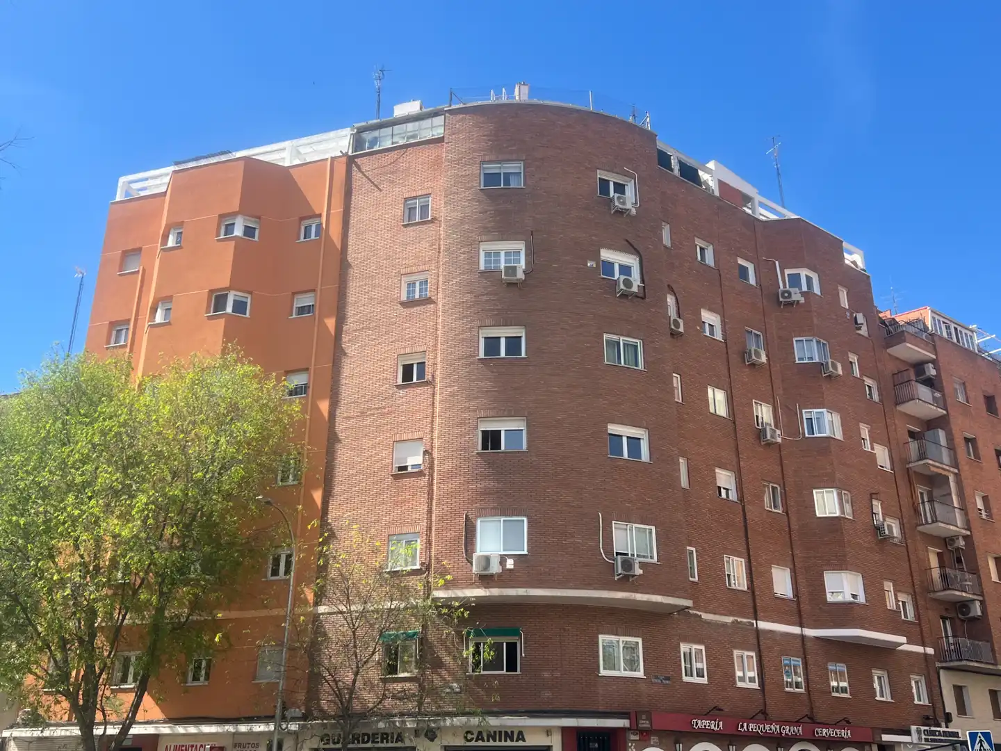 Exterior view of Flat for sale in  Madrid Capital  with Heating and Furnished