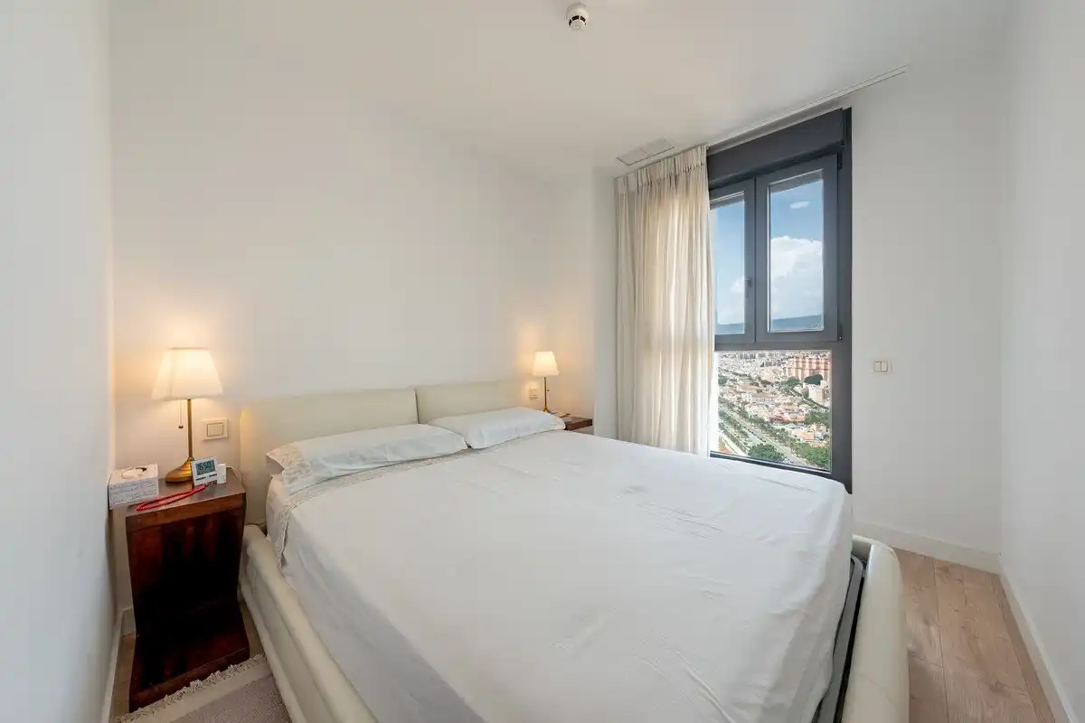 Dormitori de Apartament en venda en Málaga amb Aire condicionat, Terrassa i Moblat