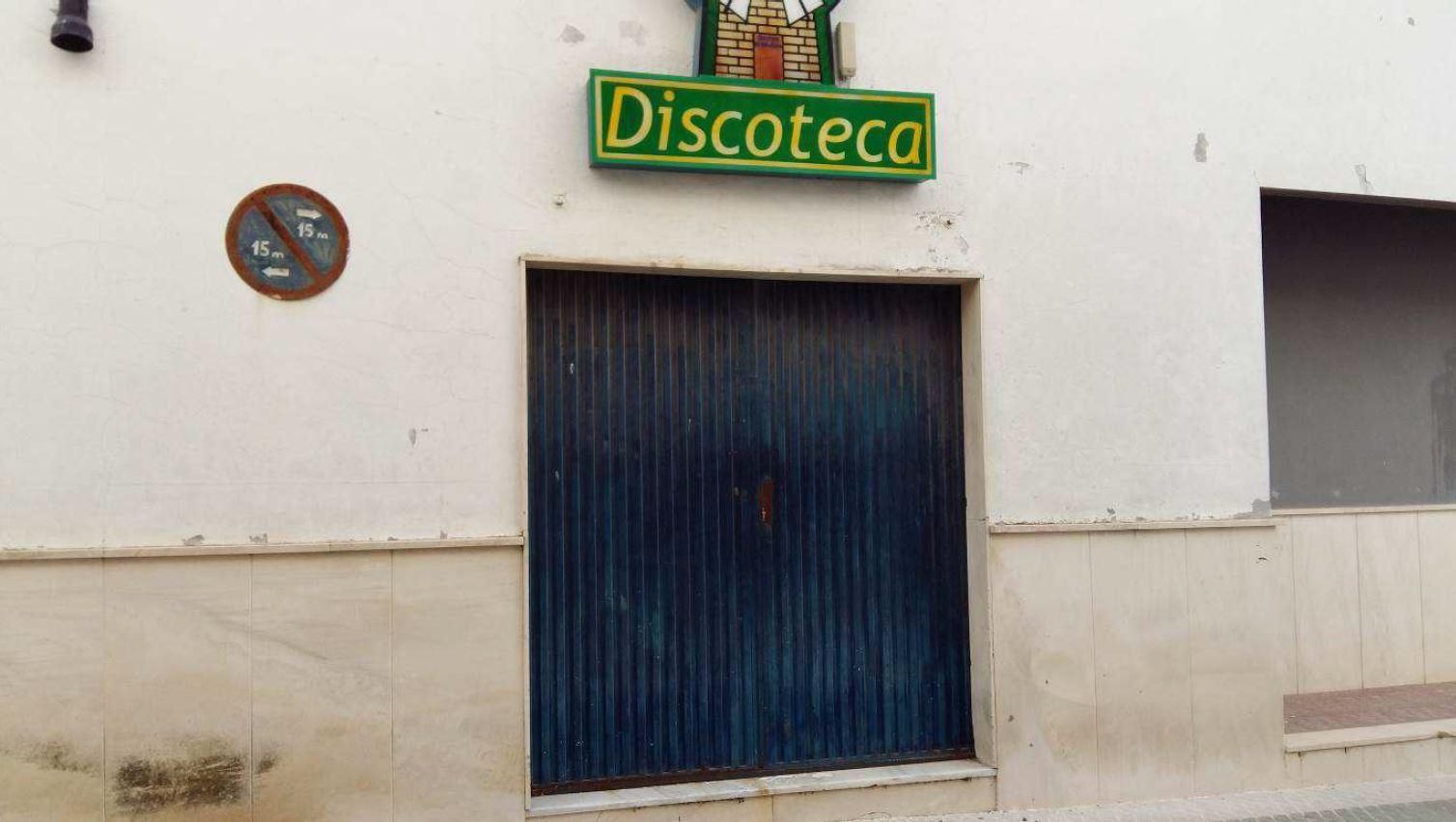 Vista exterior de Edifici en venda en Gilena