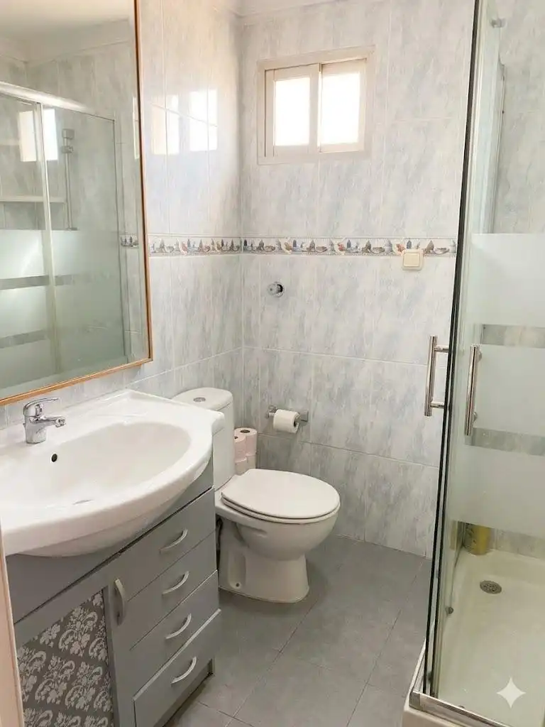 Baño de Piso en venta en Málaga con Terraza, Amueblado y Balcón
