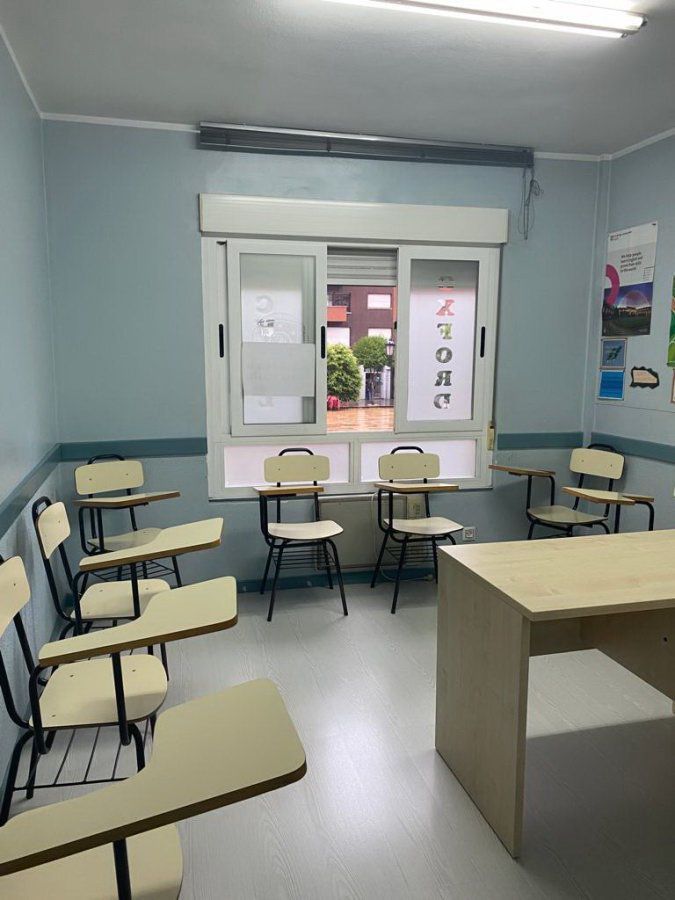 Oficina de lloguer en Oviedo  amb Calefacció i Terrassa