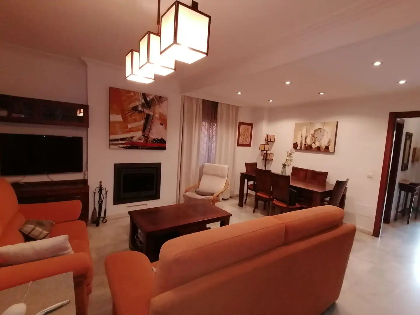 Sala d'estar de Casa adosada de lloguer en Algeciras amb Jardí privat, Terrassa i Traster