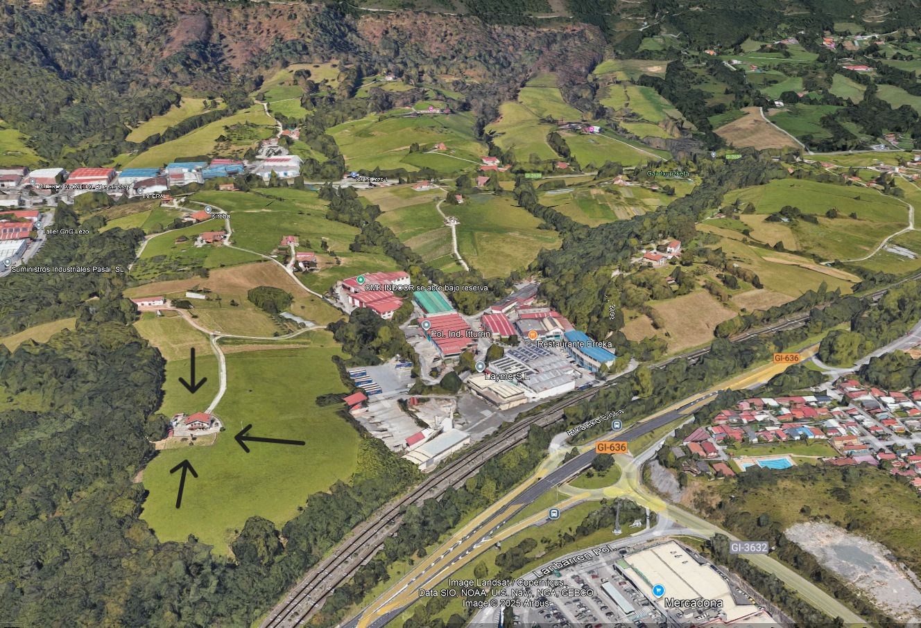 Vista exterior de Casa o xalet en venda en Oiartzun amb Calefacció, Jardí privat i Terrassa